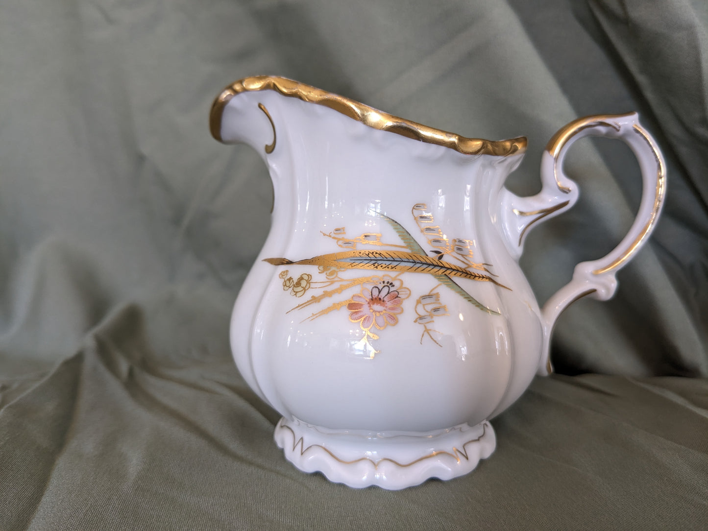 Royal Coburg Sovereign Creamer