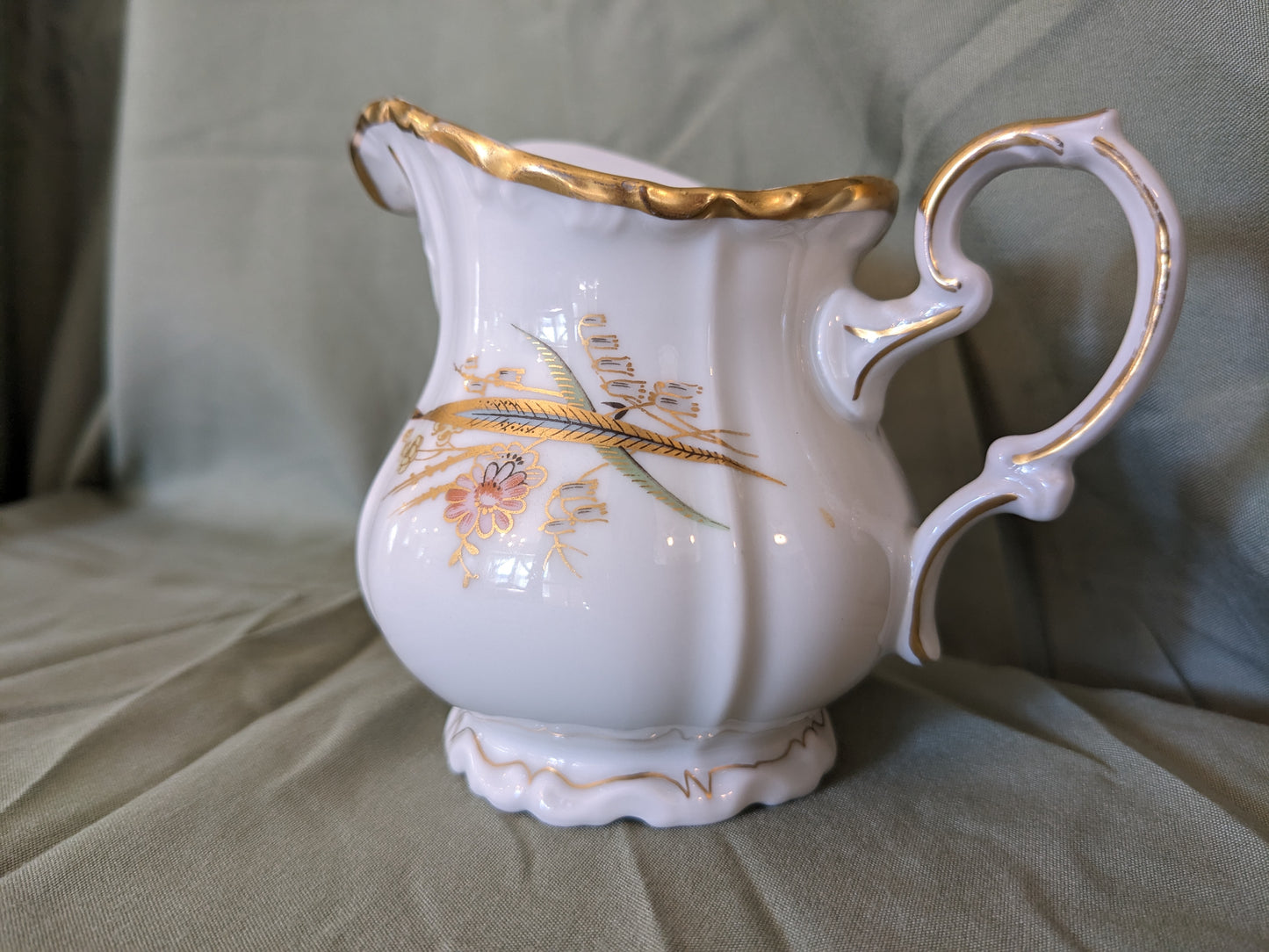 Royal Coburg Sovereign Creamer