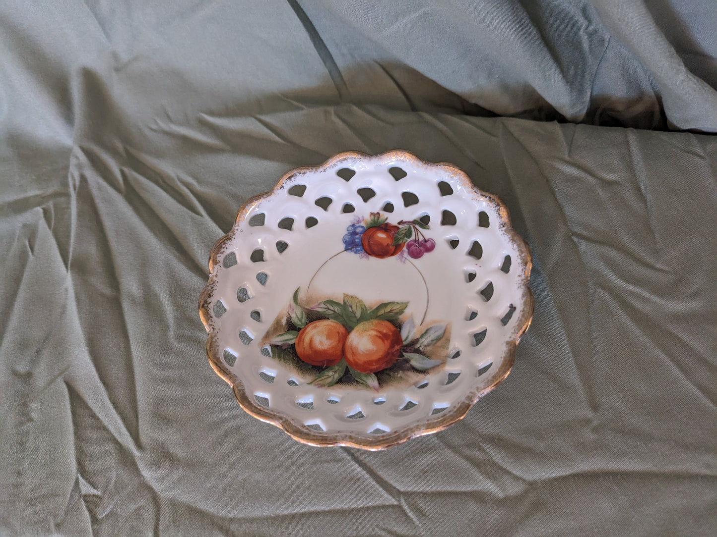 Decorative Fruit Plate/Jewelry Holder