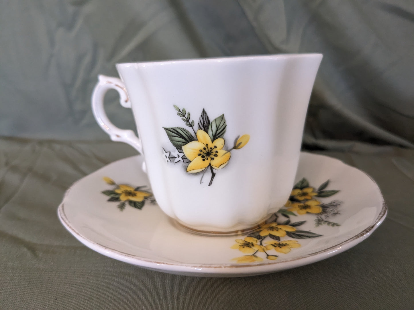 Royal Grafton Teacup & Saucer Set