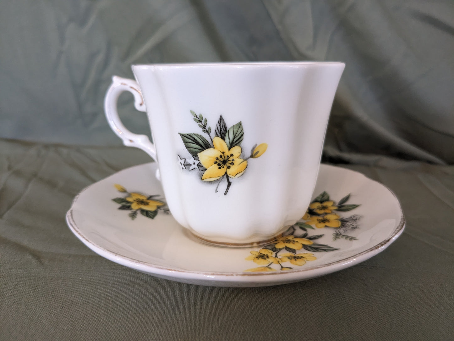 Royal Grafton Teacup & Saucer Set